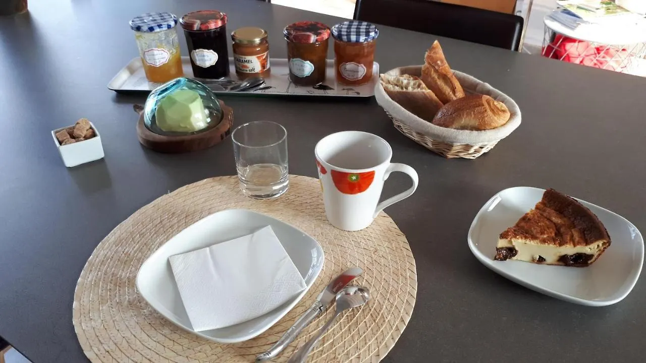Alojamento de Acomodação e Pequeno-almoço L'Oustaou Du Bodo Acomodação com café da manhã Ambon